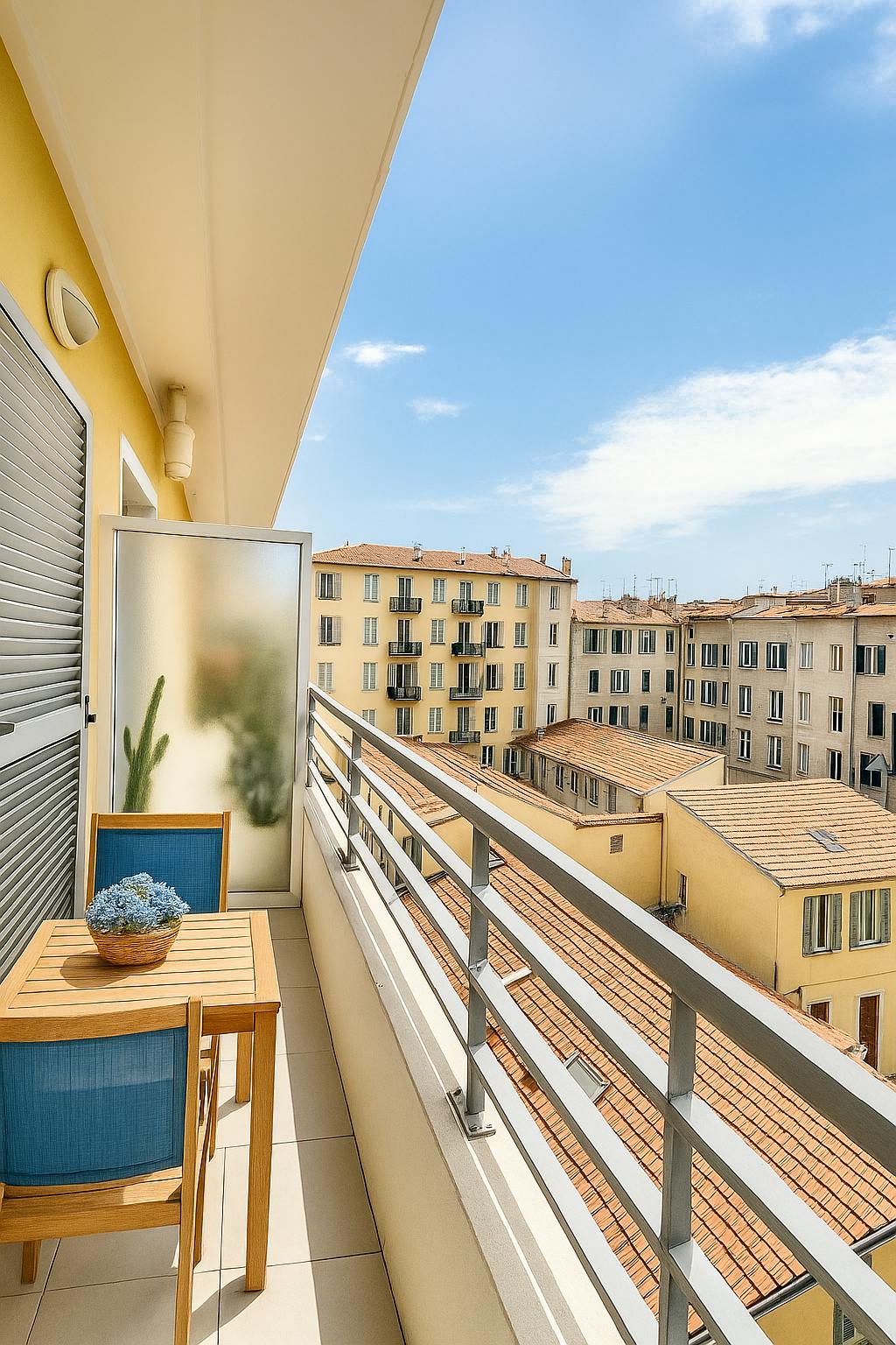 Studio for rent for €1,390 per month in Nice, Rue Fodéré