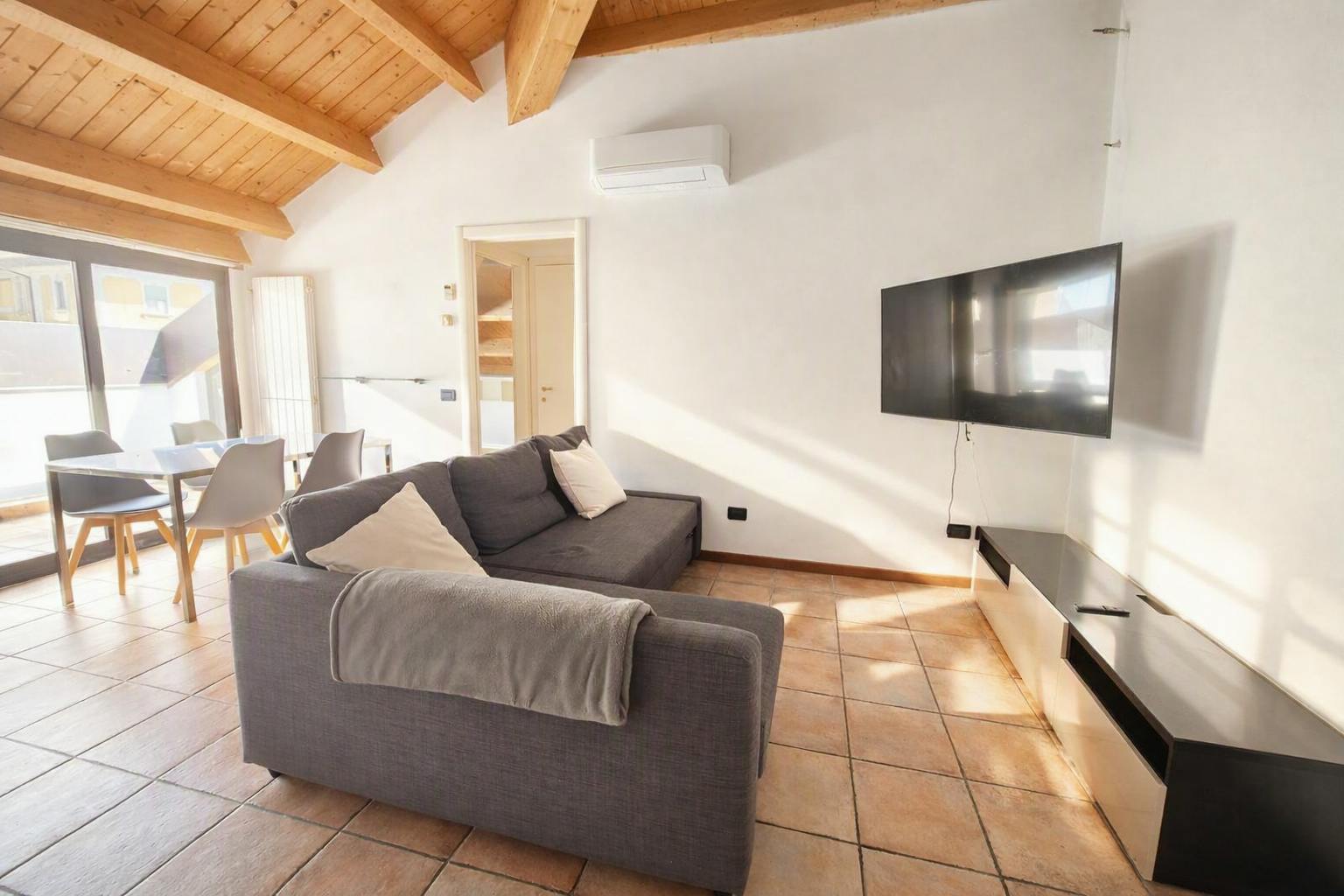 2-Bedroom Apartment in Via Giovanni Battista Varè, Milan (1743307) ROOM 1