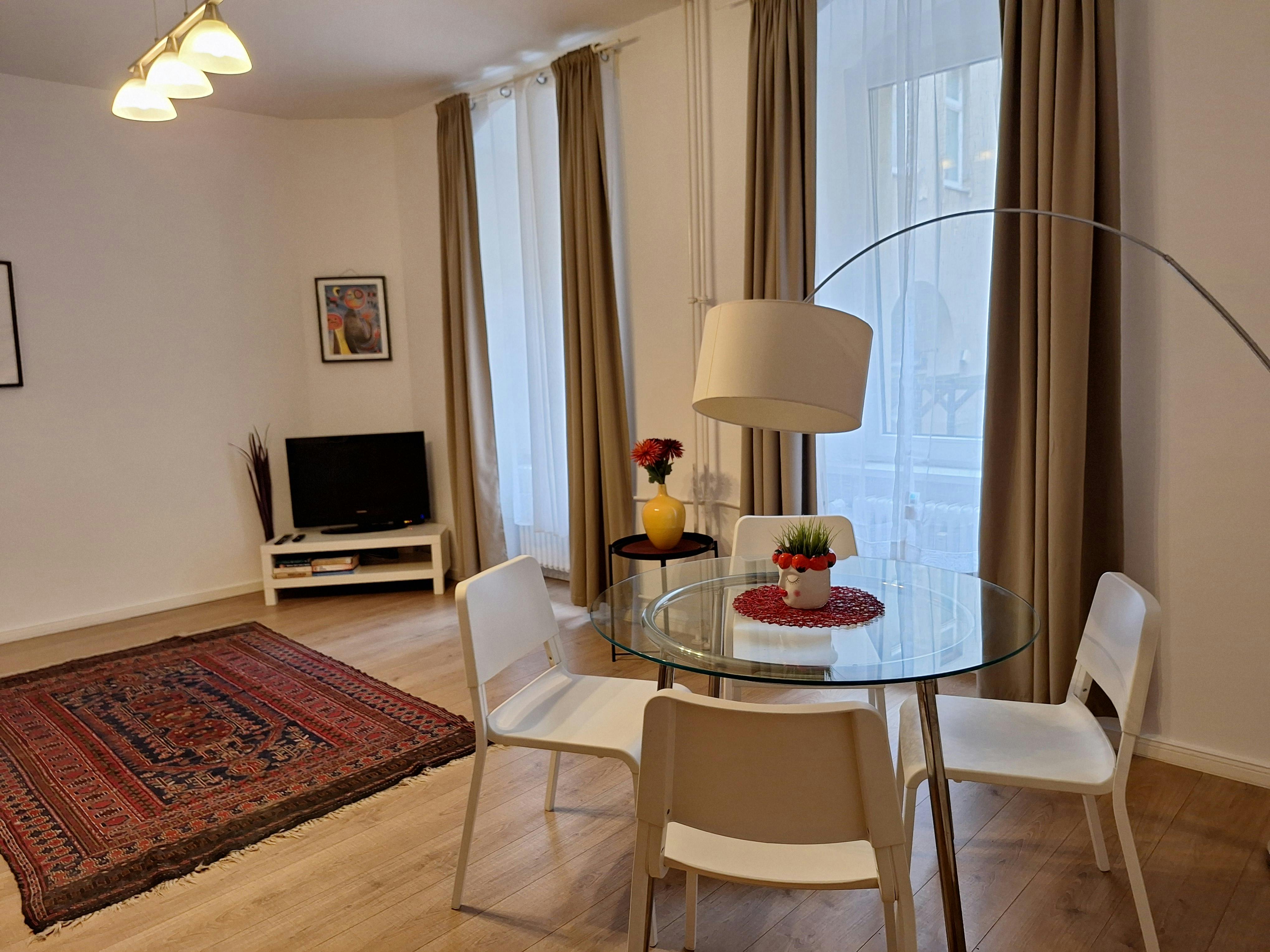 Mieszkanie do wynajęcia za 1580 € miesięcznie w mieście Berlin, Fürbringerstraße