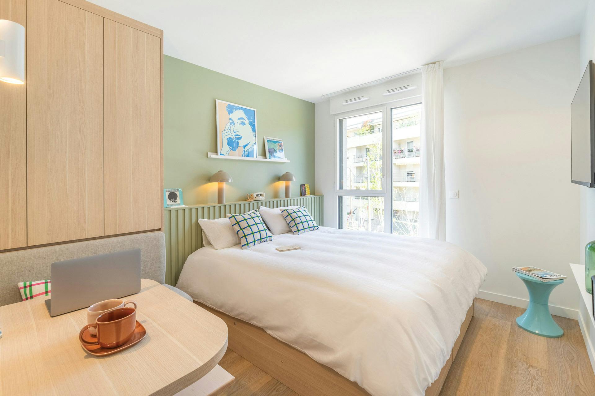 Studio for rent for €1,289 per month in Suresnes, Rue Benoît Malon