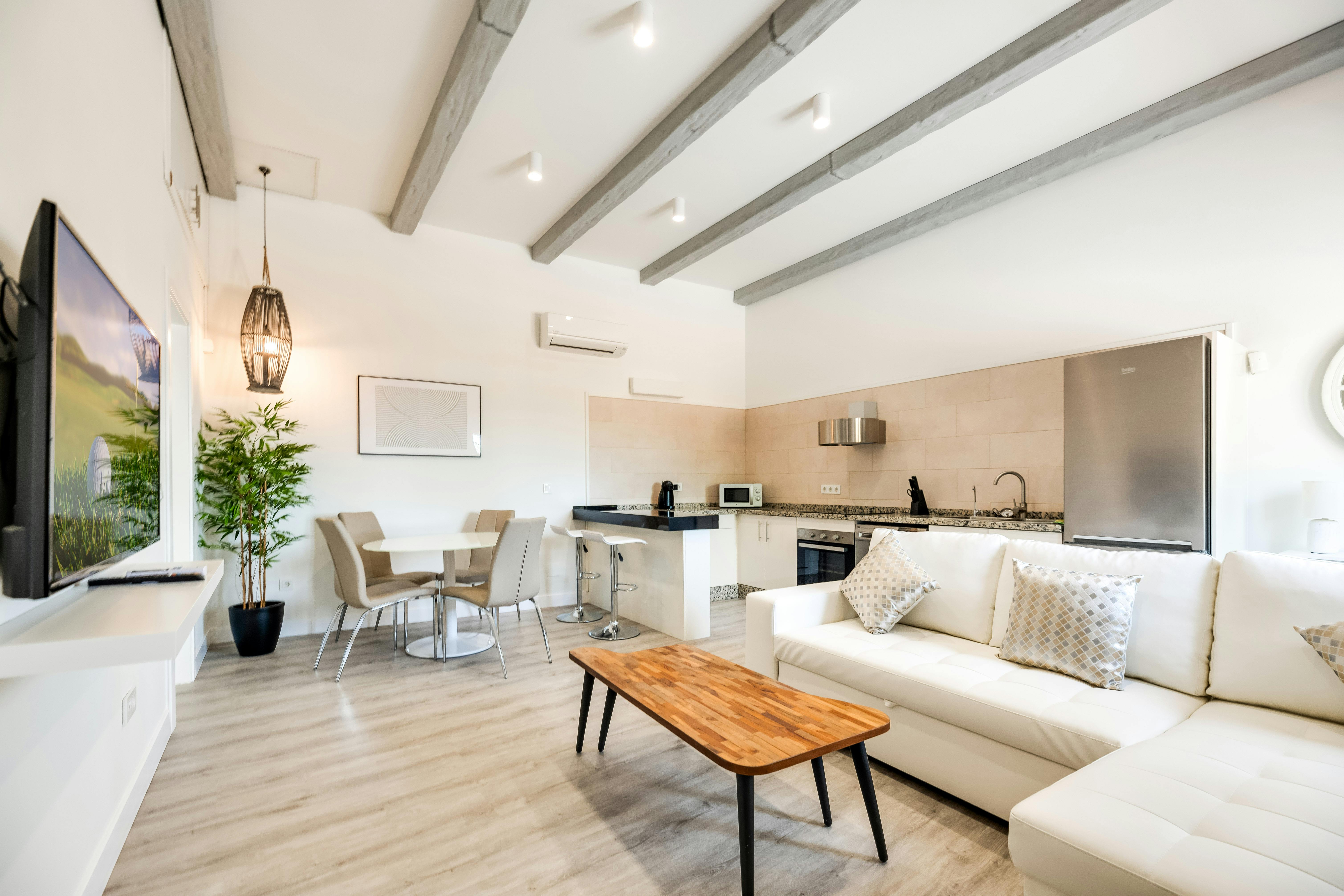 Apartamento para alugar por € 1.400 por mês em Málaga, Calle Juan Larrea