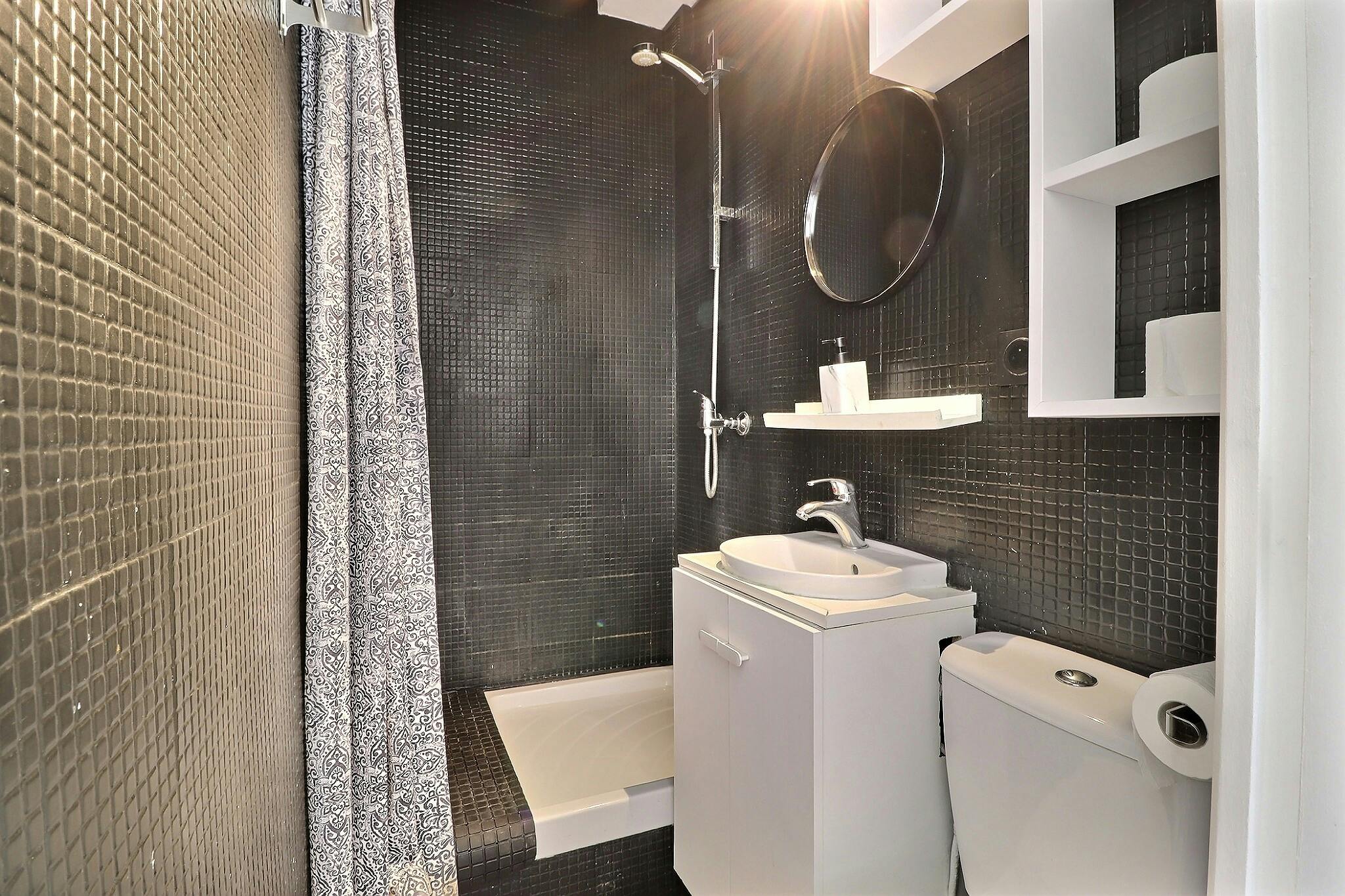 1-Bedroom Apartment in Rue Sauffroy, Paris (1743430) room image 8