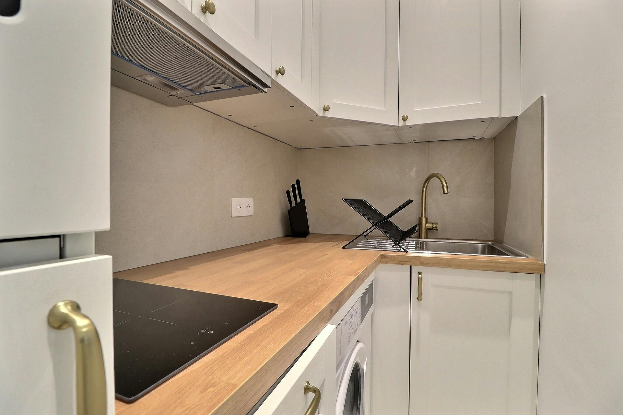 1-Bedroom Apartment in Rue Amyot, Paris (1743435) ROOM 1
