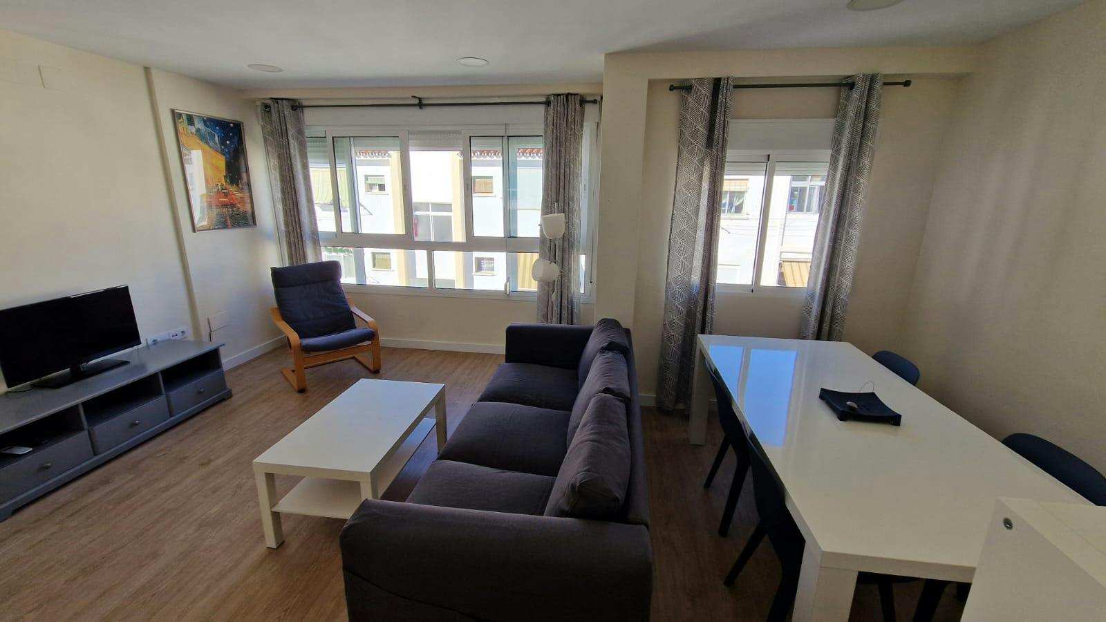 Wohnung zu mieten für 1.100 € pro Monat in Málaga, Calle Alay