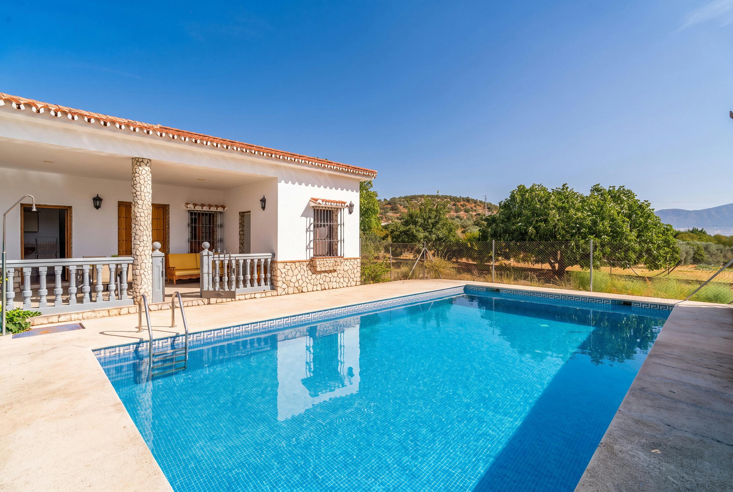 House for rent for €9,999 per month in El Burgo, Calle La Fuensanta