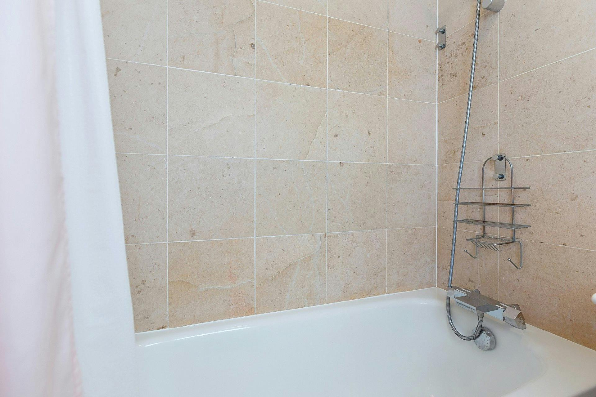 1-Bedroom Apartment in Rue Surcouf, Paris (1743542) room image 9