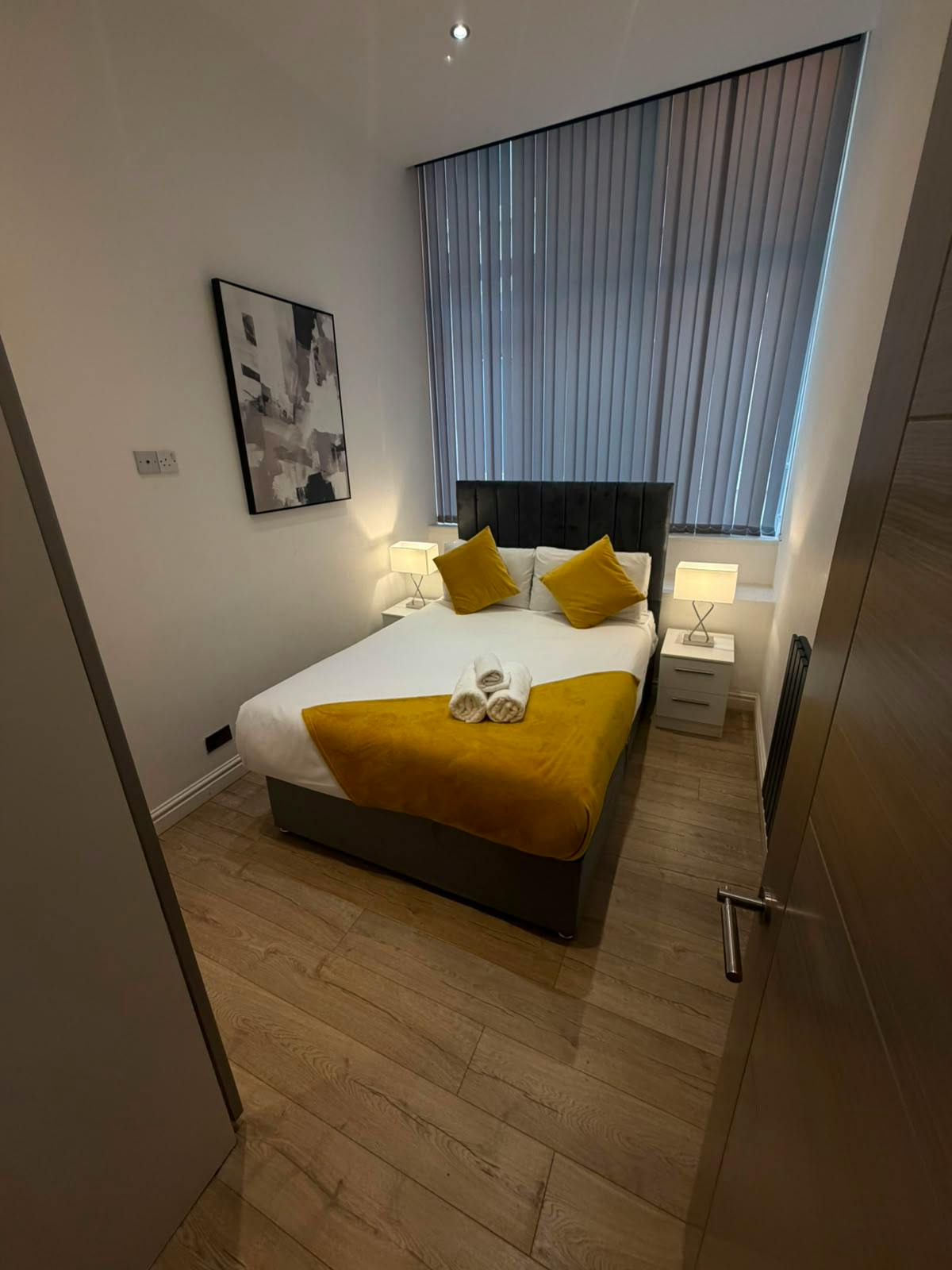 Apartament de închiriat pentru 3.200 GBP pe lună în Liverpool, Queen Avenue