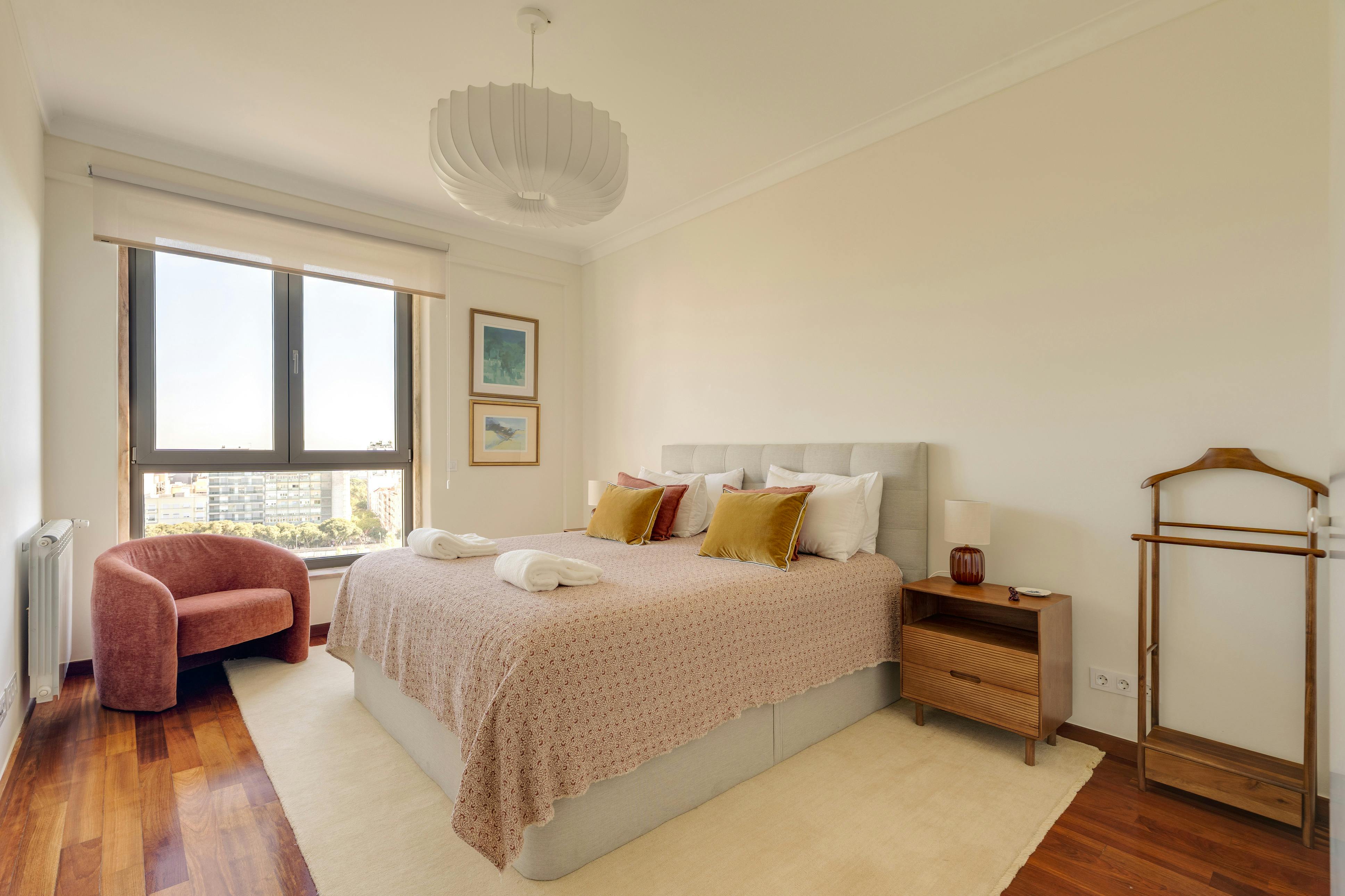 3-Bedroom Apartment in Avenida Conselheiro Fernando de Sousa, Lisbon (1743603) ROOM 2