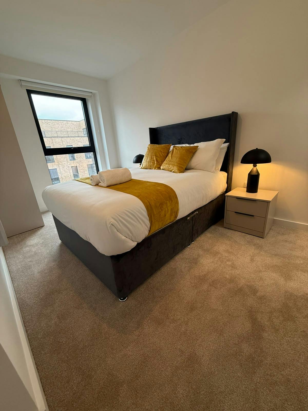 Apartment for rent for £3,200 per month in Salford, Ordsall Lane