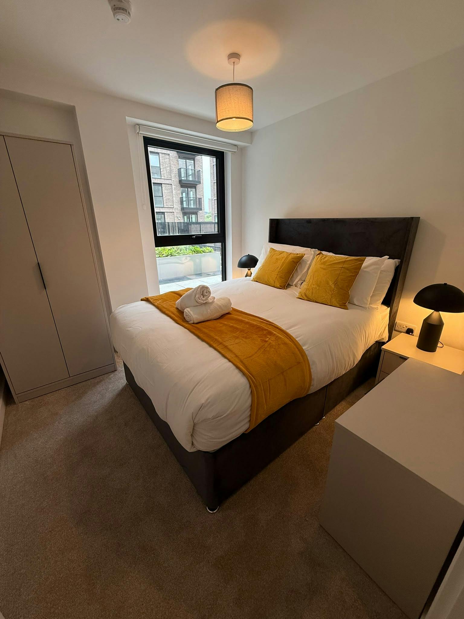 Apartment for rent for £3,200 per month in Salford, Ordsall Lane