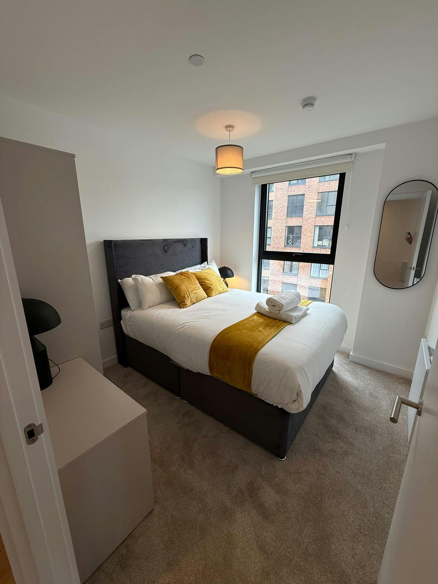 Apartment for rent for £4,200 per month in Salford, Ordsall Lane
