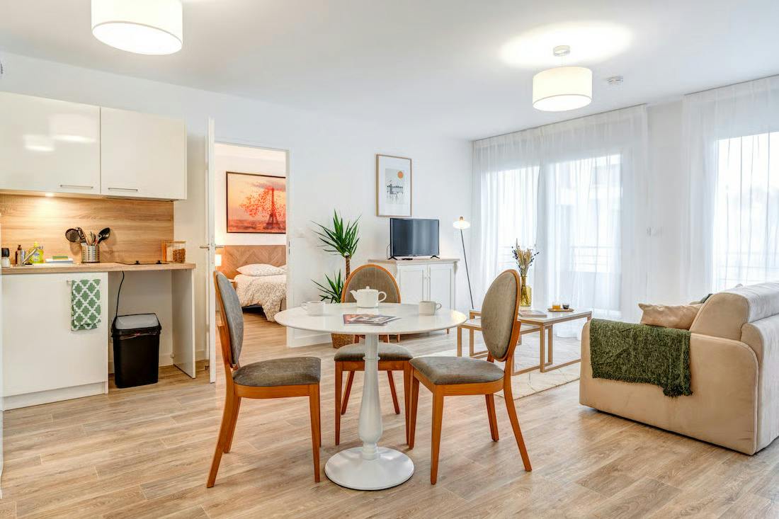 1-Bedroom Apartment in Avenue Paul Doumer, Rueil-Malmaison (1743678) ROOM 1