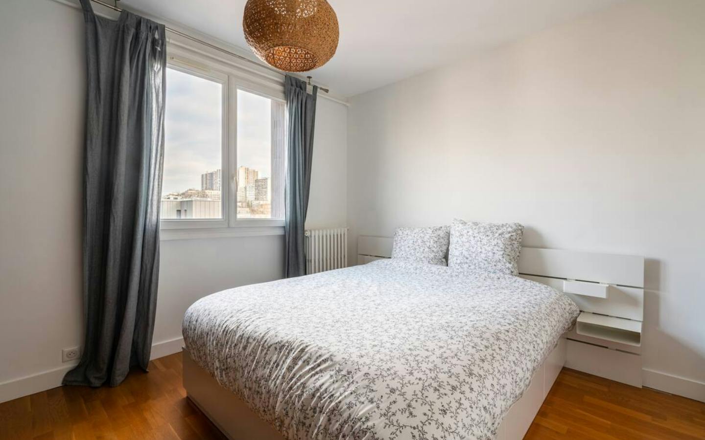 Private room in Avenue de Verdun, Issy-les-Moulineaux (1743687) room image 1