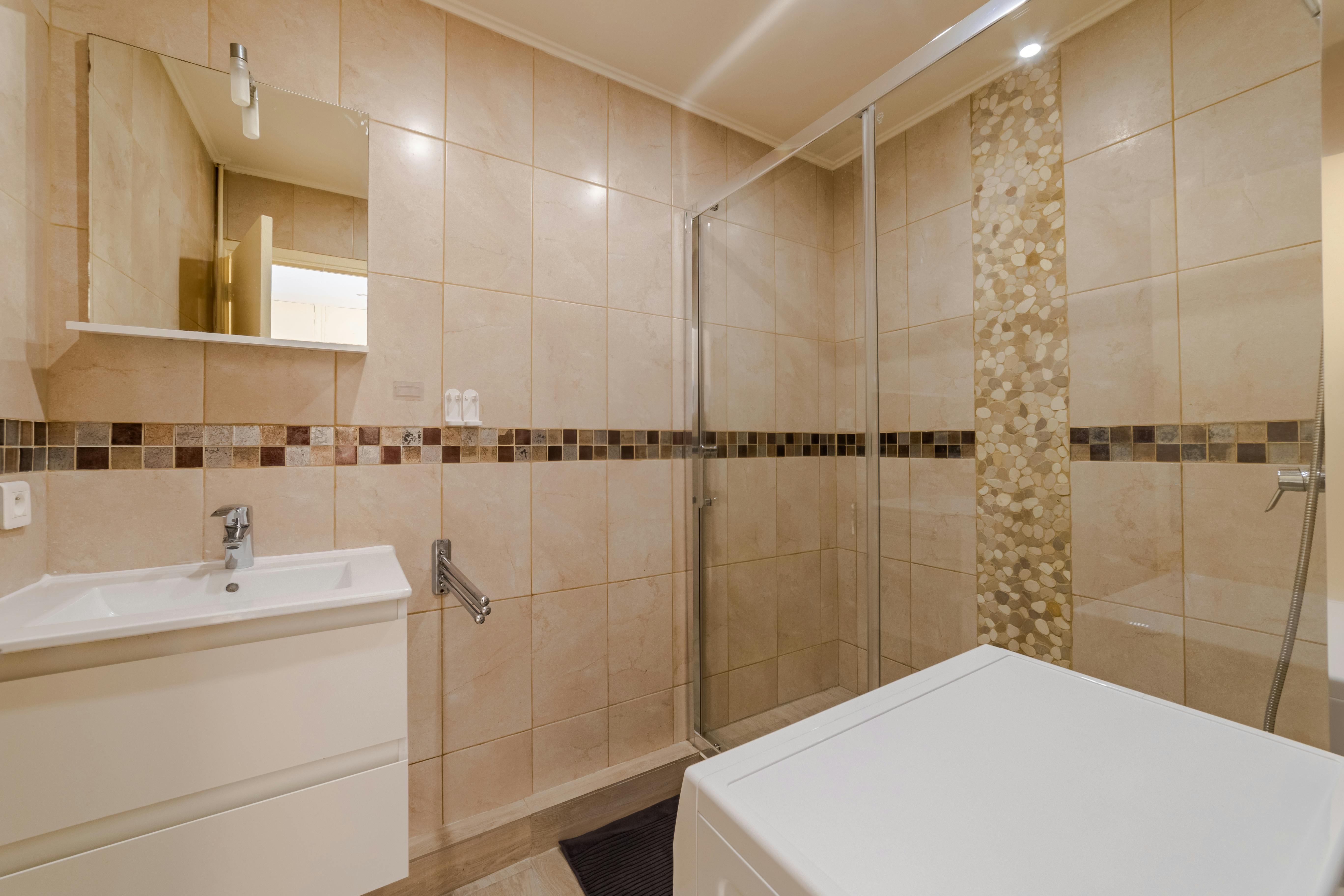Private room for rent on Avenue de Choisy, Paris - Plus