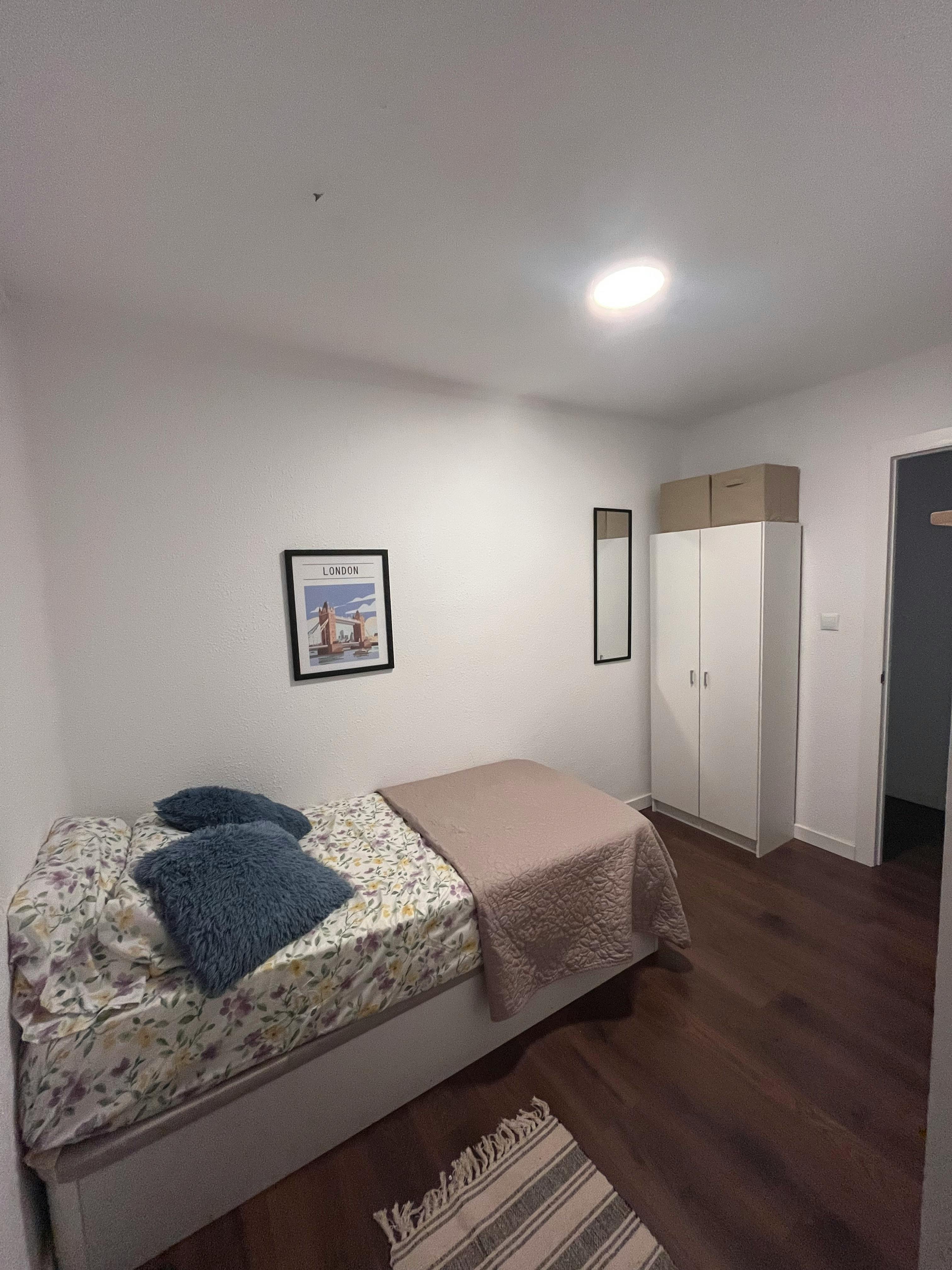 1-Bedroom Apartment in Carrer de Cristóbal Sorní, Burjassot (1743916) room image 2