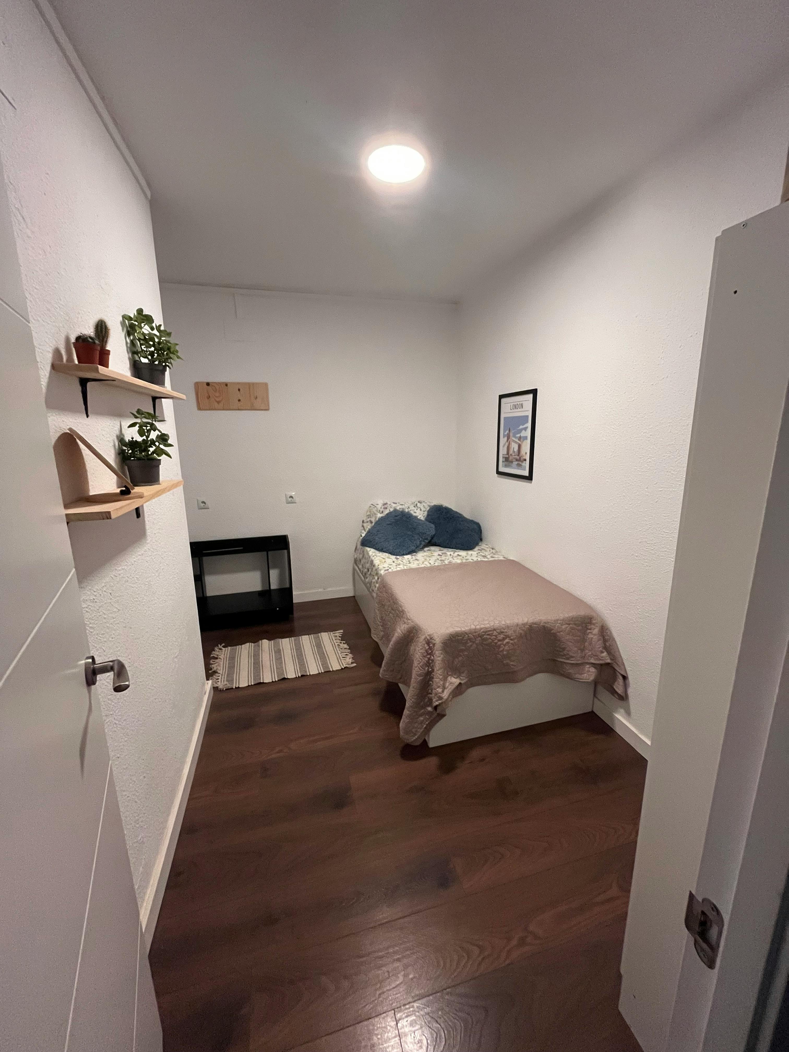 公寓 正在以 €400 的月租出租，其位于 Burjassot, Carrer de Cristóbal Sorní