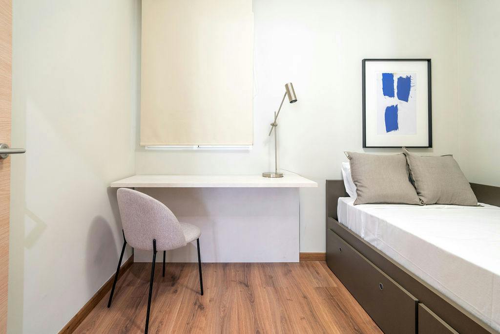 4-Bedroom Apartment in Calle del Hospital, Valencia (1744022) room image 2