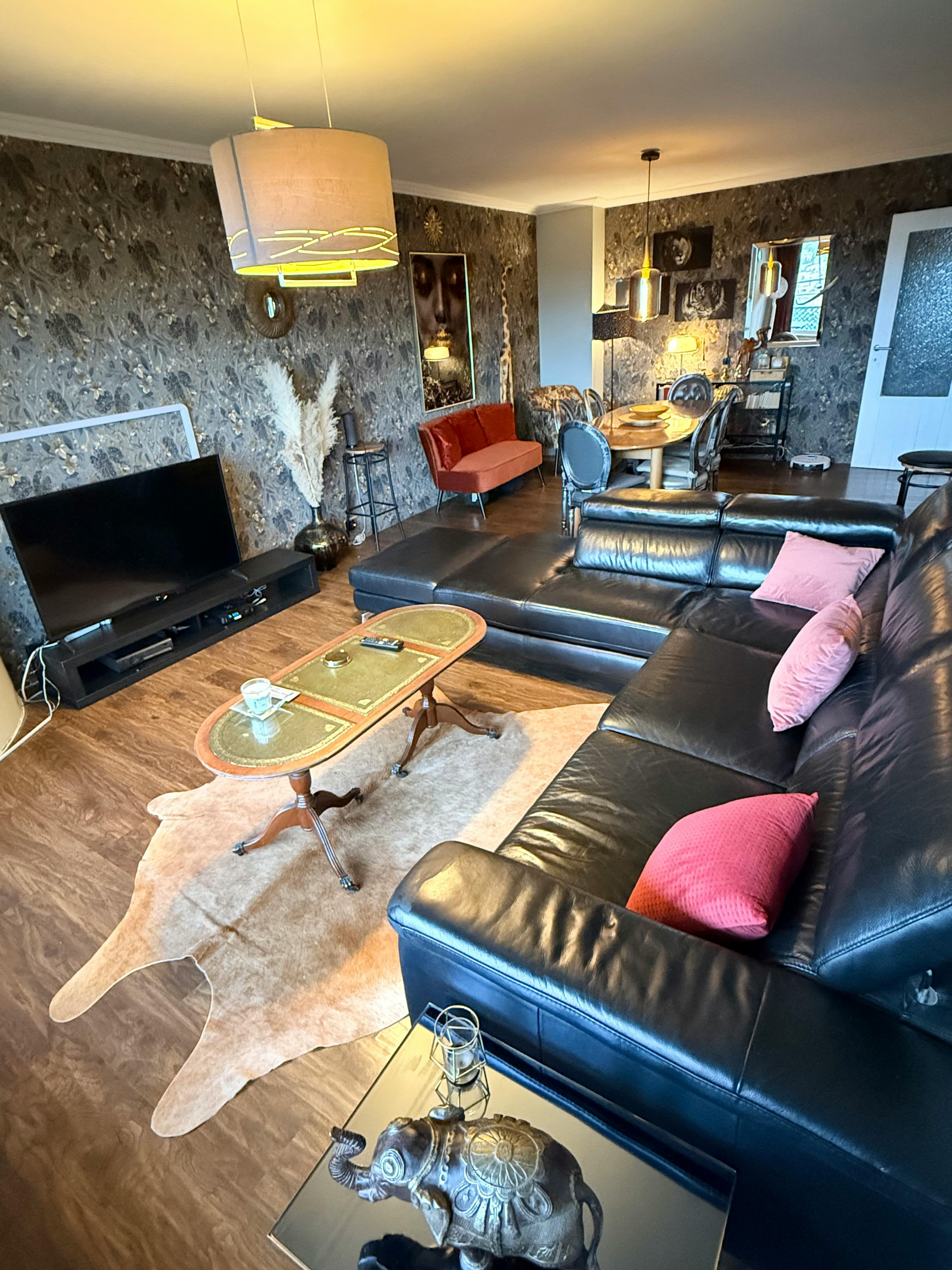 3-Bedroom Apartment in Avenue Mutsaard, Brussels (1744037) ROOM 1