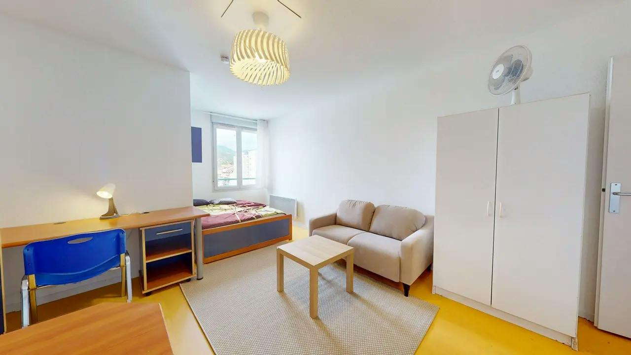 Monolocale in affitto a 529 € al mese a Fontaine, Avenue Aristide Briand