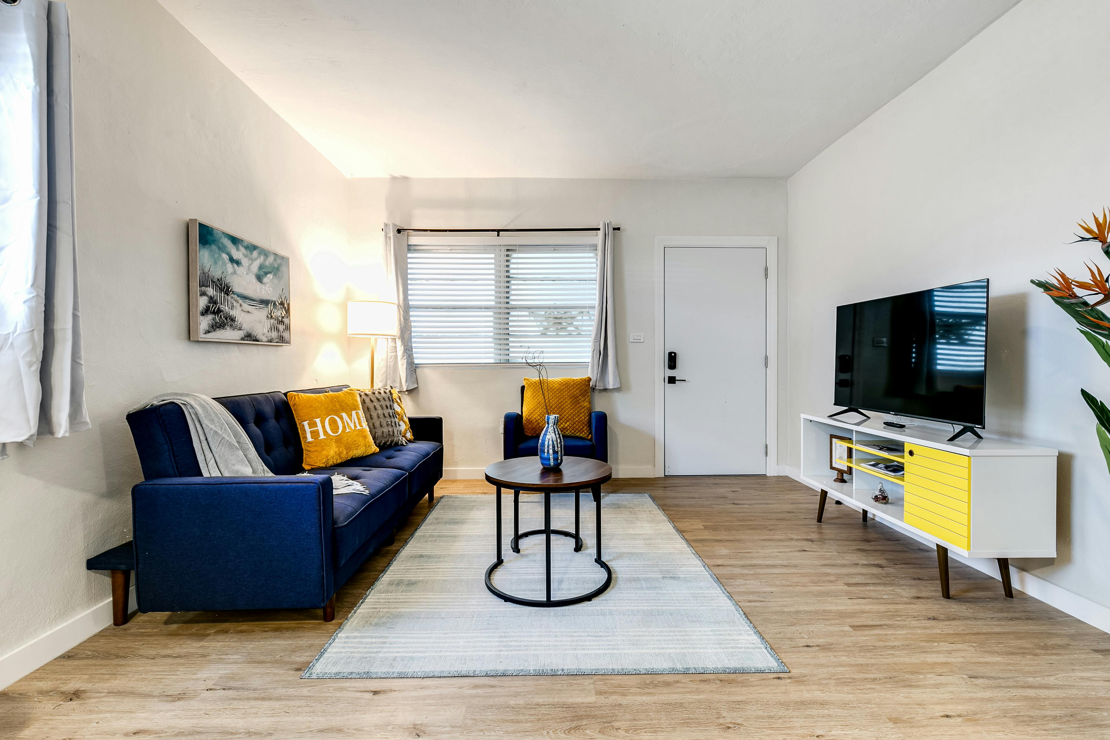 Haus zu mieten für $2,800 pro Monat in Virginia Gardens, Northwest 58th Avenue