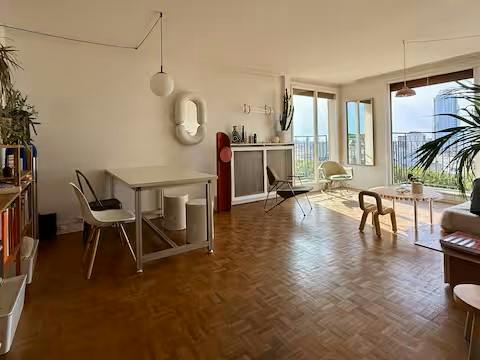 2-Bedroom Apartment in Quai de la Loire, Paris (1744223) ROOM 2