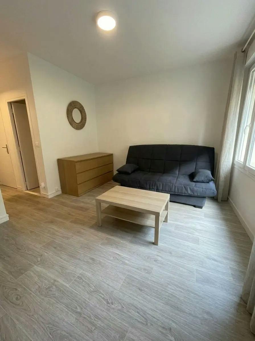 Garsonieră de închiriat pentru 500 EUR pe lună în Rouen, Rue du 74ème Régiment d'Infanterie