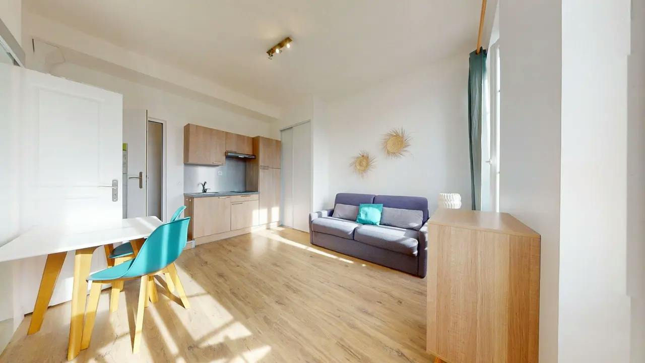 Studio à louer pour 670 €/mois à Lyon, Rue Henri Pensier