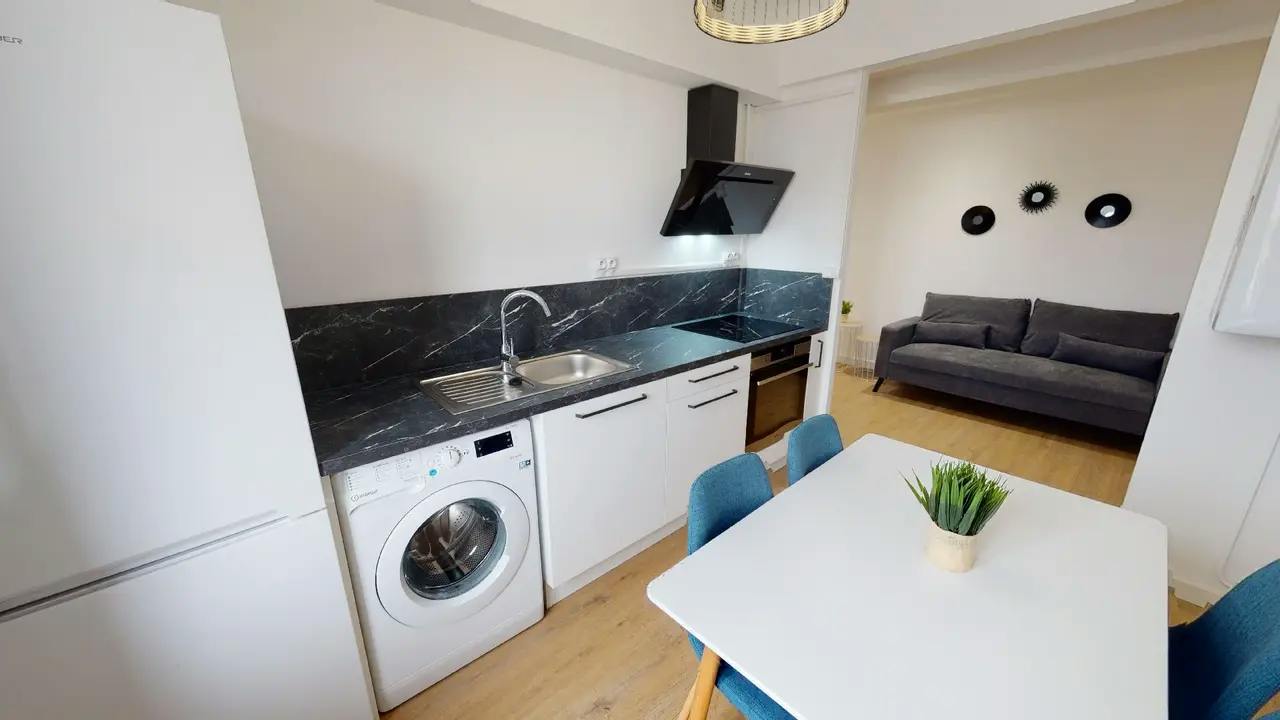 Appartamento in affitto a 950 € al mese a Fontaine, Avenue Aristide Briand