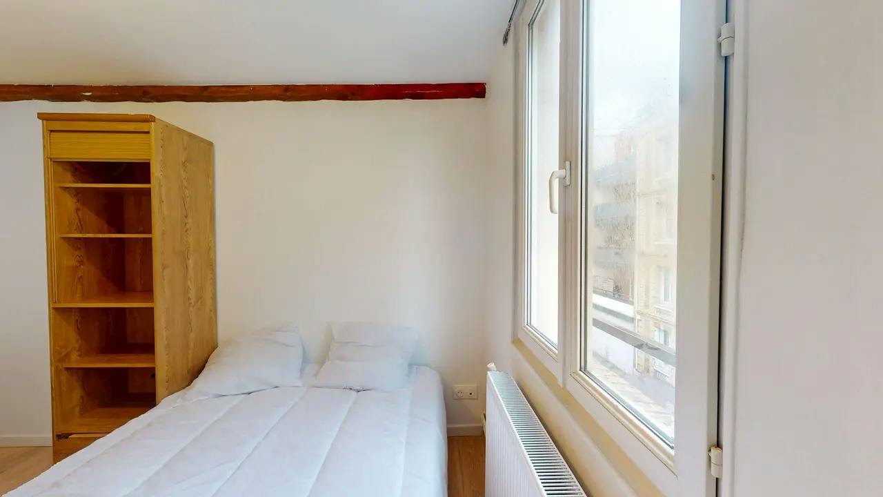 Private room in Rue la Pérouse, Le Havre (1744402) room image 2