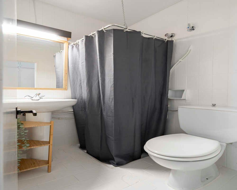 Private room in Calle de San Lorenzo, Madrid (1744440) room image 10