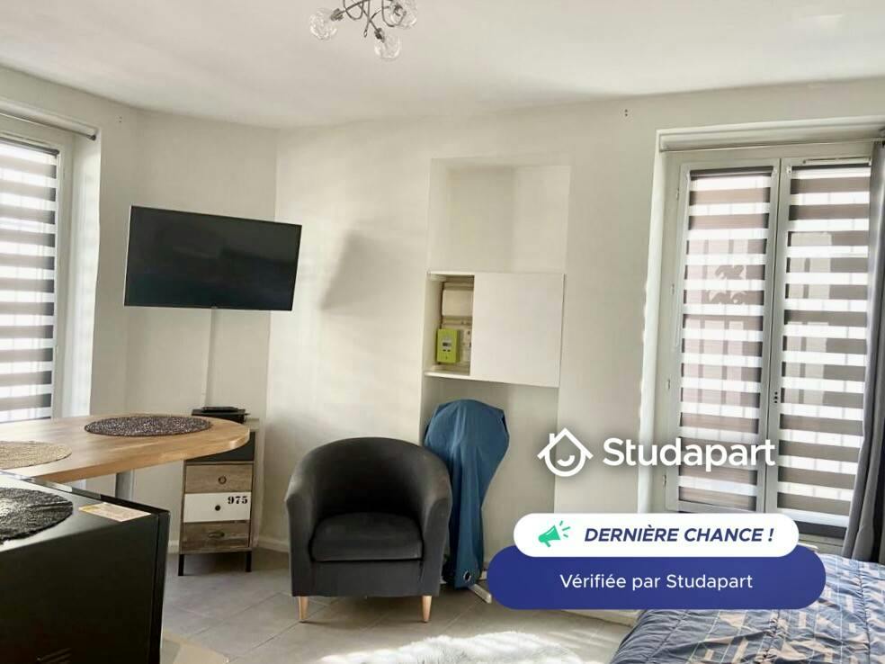 Apartamento para alugar por € 780 por mês em Meaux, Rue Croix Saint-Faron