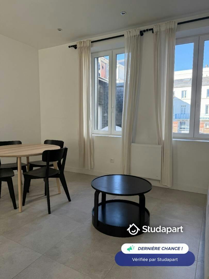 Apartament de închiriat pentru 700 EUR pe lună în Rouen, Rue Louis Ricard