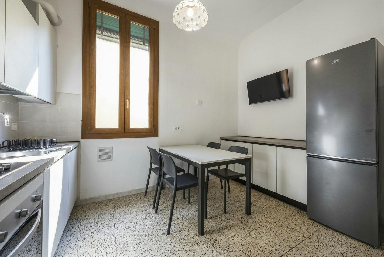 3-Bedroom Apartment in Borgo Tegolaio, Florence (1744735) ROOM 3