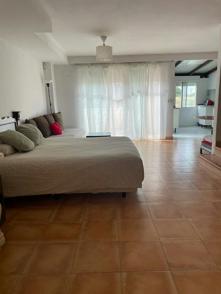 Chambre privée à louer pour 415 €/mois à Gandia, Carrer d'Andorra