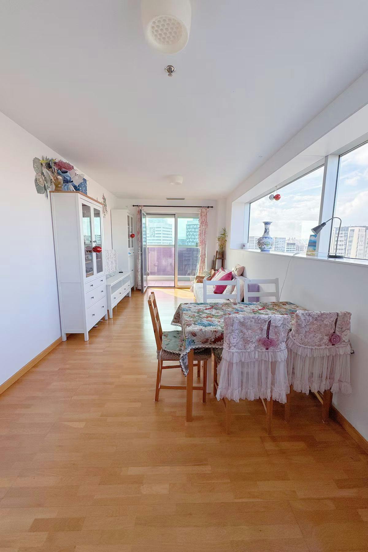 Apartament de închiriat pentru 2.690 EUR pe lună în L'Hospitalet de Llobregat, Plaça d'Europa