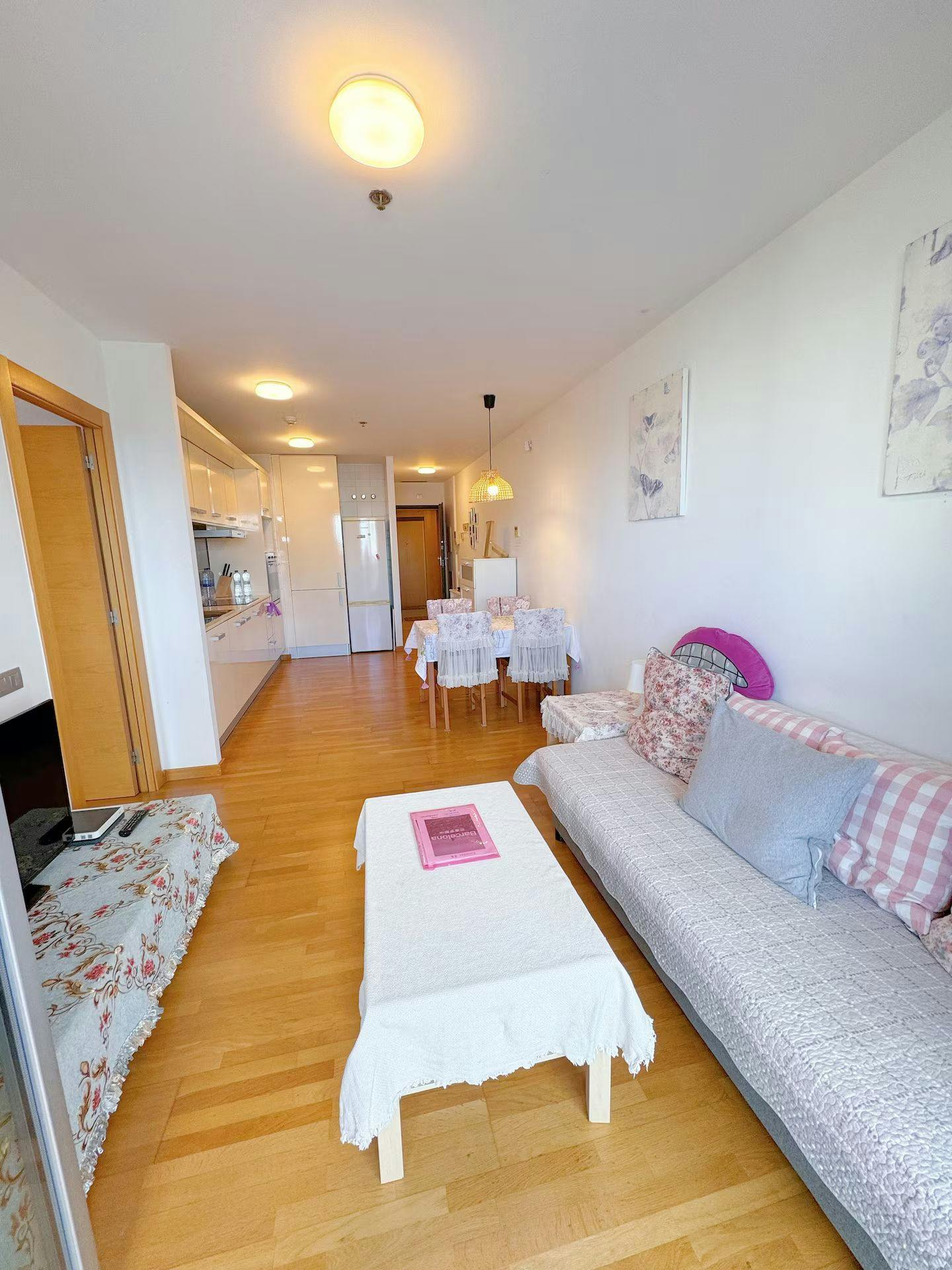 Lägenhet att hyra för 2 400 € i månaden i L'Hospitalet de Llobregat, Plaça d'Europa
