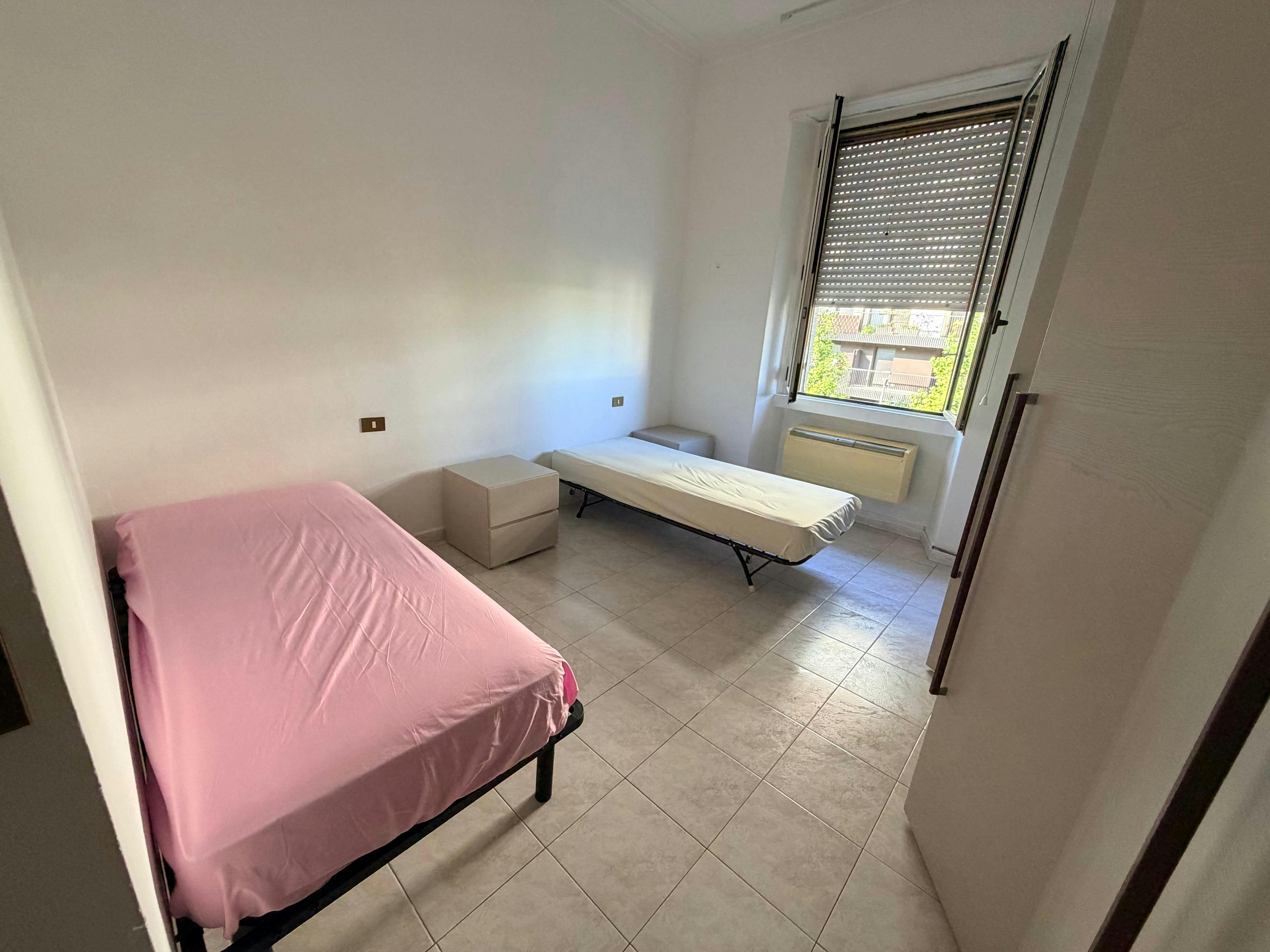 Shared room in Via dei Canzi, Milan (1744793) room image 1