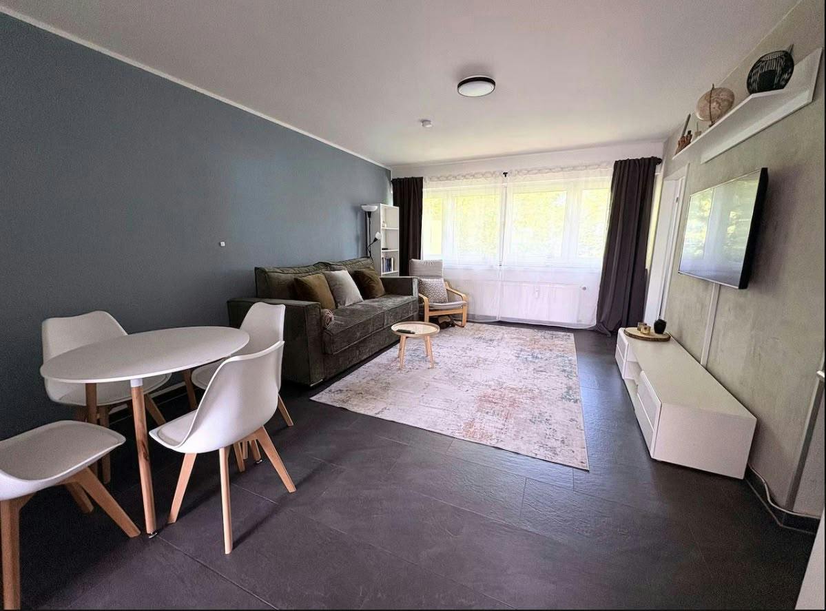 Appartement te huur voor € 1.570 per maand in Leverkusen, Bonner Straße