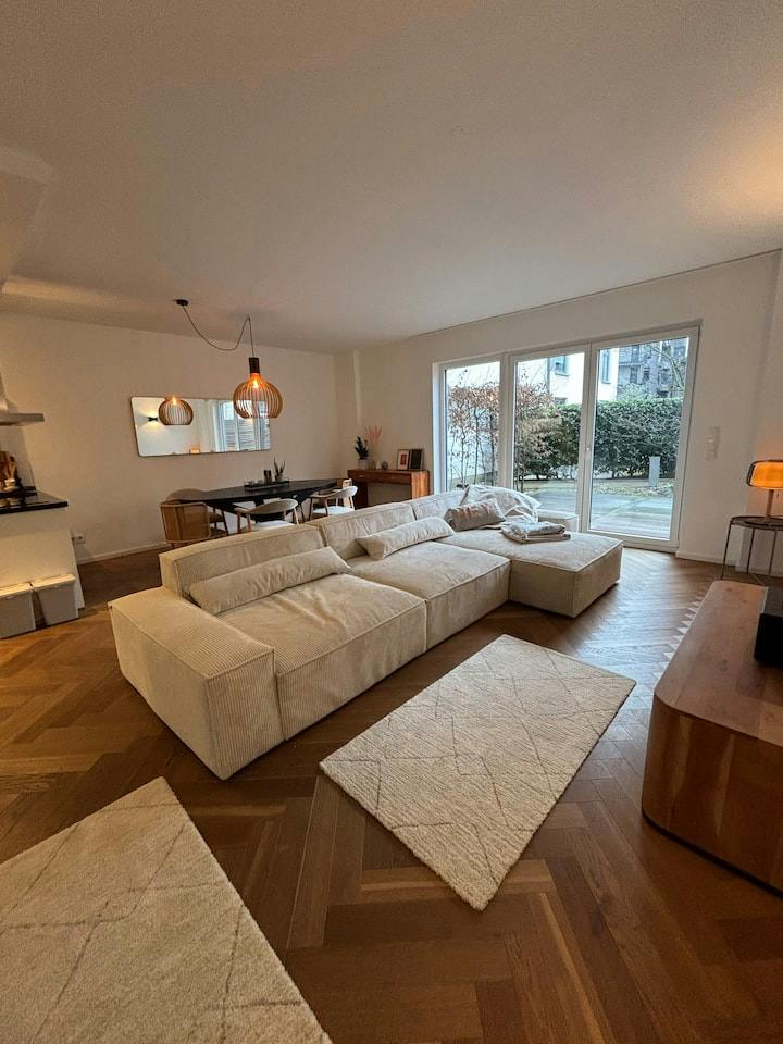 Appartamento in affitto a 1900 € al mese a Düsseldorf, Neusser Straße