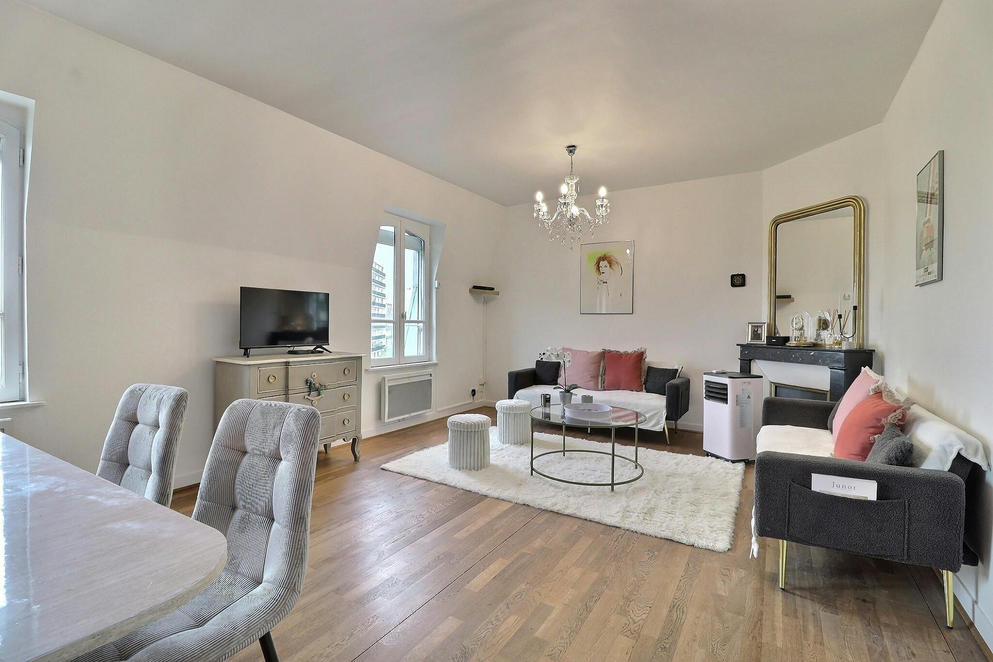 1-Bedroom Apartment in Avenue du Général Leclerc, Paris (1744966) ROOM 2