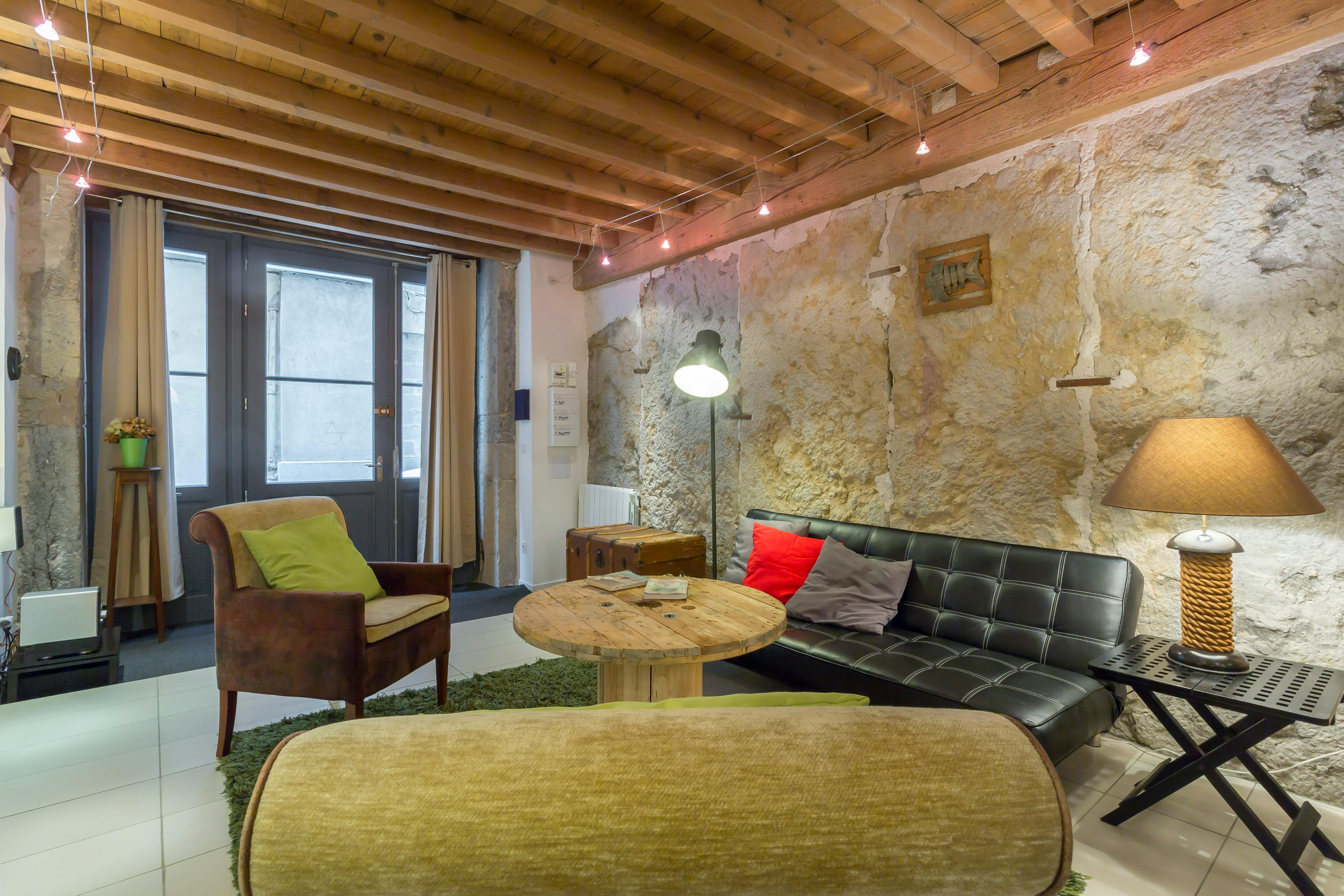 1-Bedroom Apartment in Quai du Docteur Gailleton, Lyon (1744967) ROOM 2