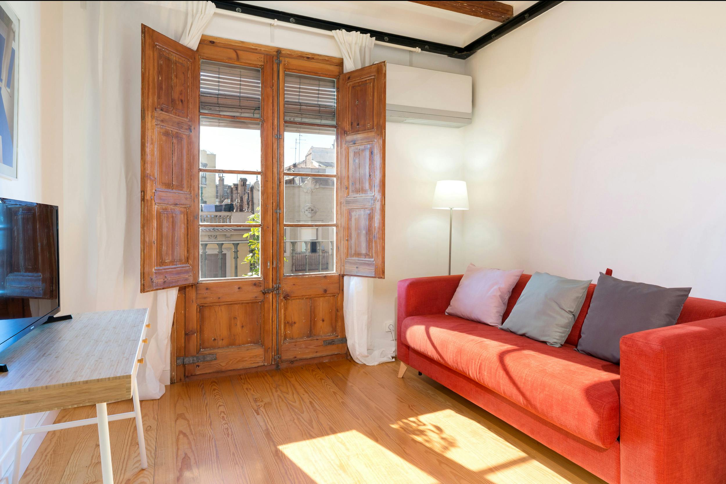 1-Bedroom Apartment in Carrer de Villarroel, Barcelona (1744998) ROOM 1