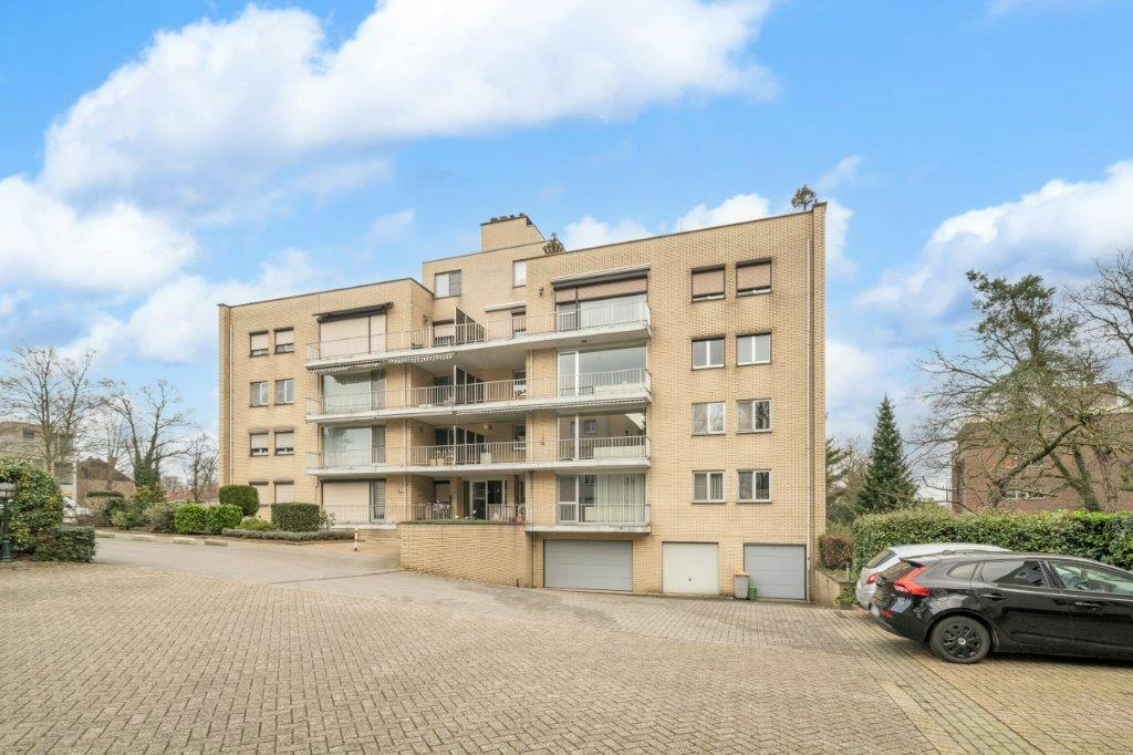 Appartement à louer pour 4 620 €/mois à Maasmechelen, Herdersstraat