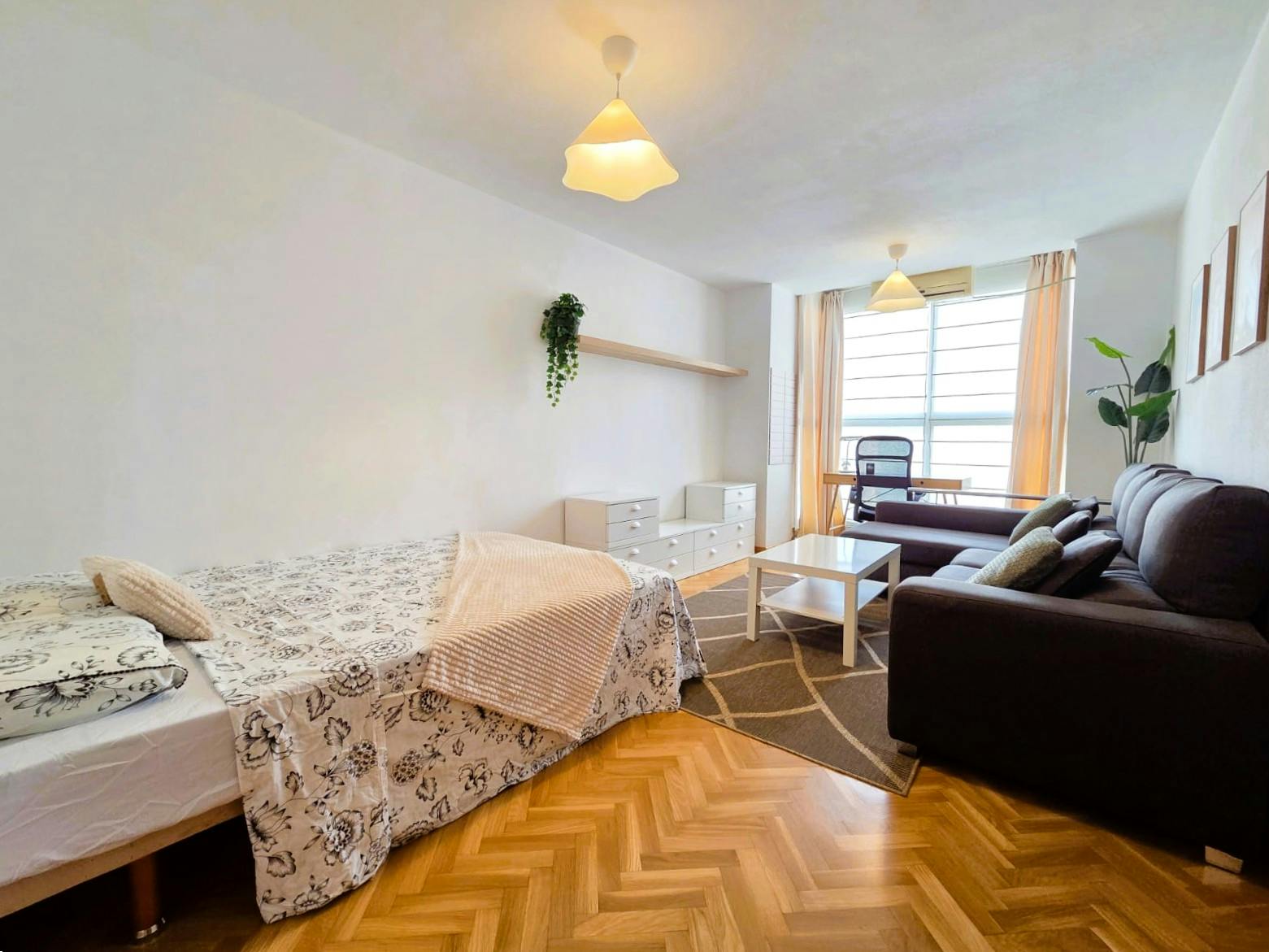 Private room for rent for €625 per month in Madrid, Calle Marmolina
