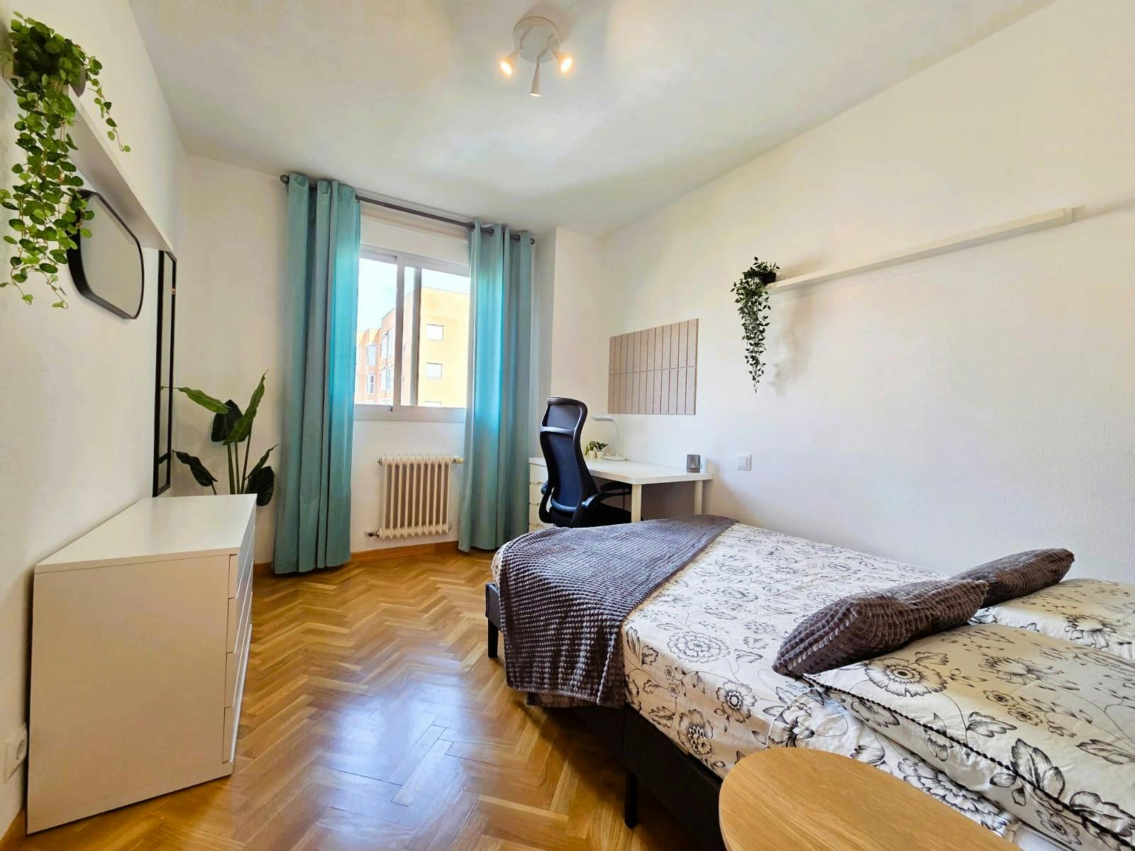 Private room in Calle Marmolina, Madrid (1745013) room image 2