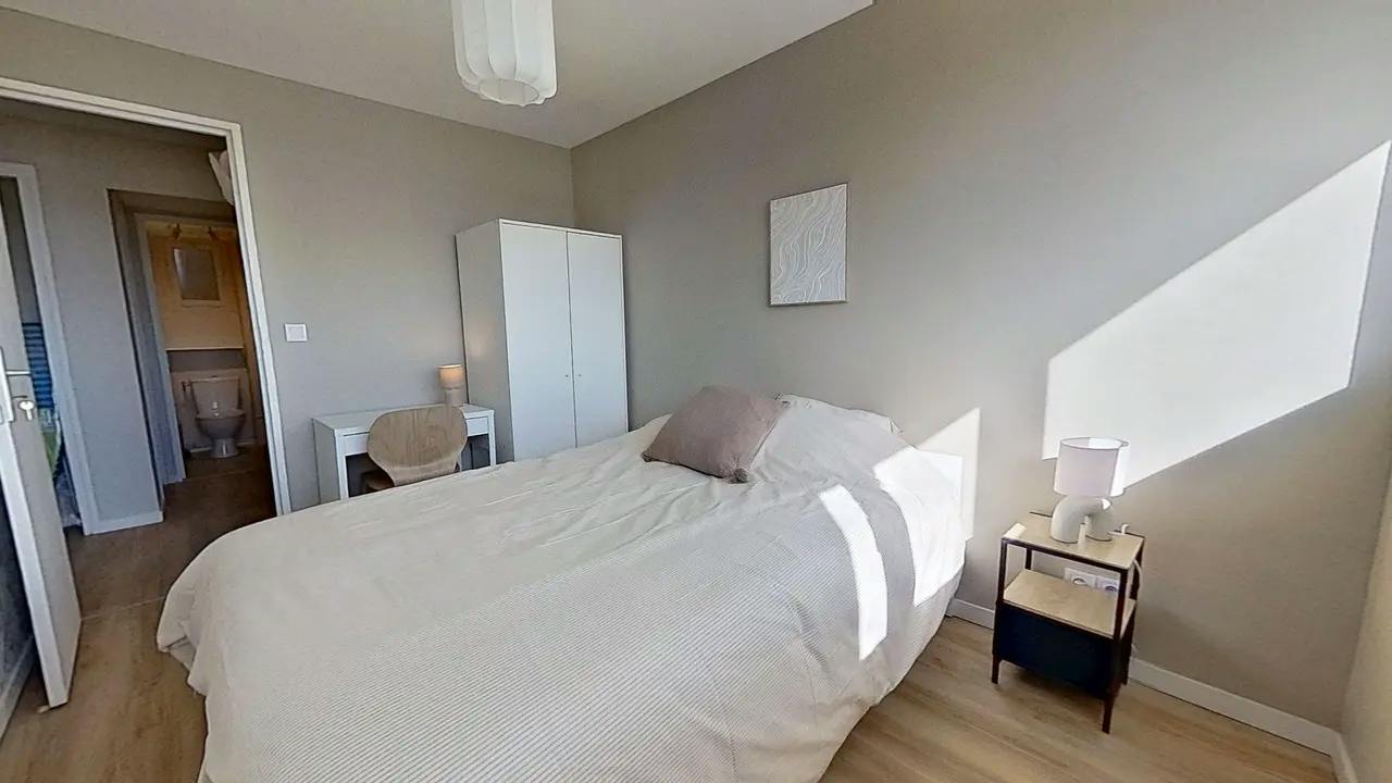 Private room in Rue de Pressensé, Le Havre (1745121) room image 1
