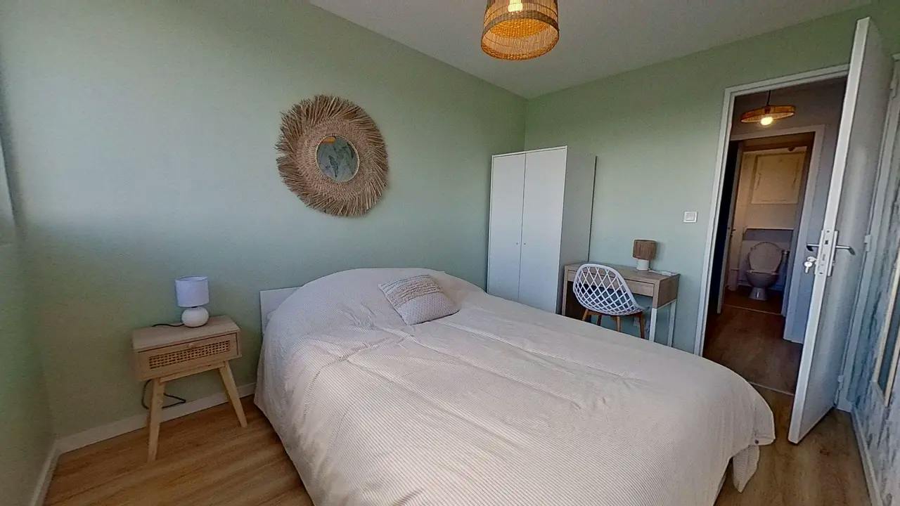 Private room in Rue de Pressensé, Le Havre (1745123) room image 2