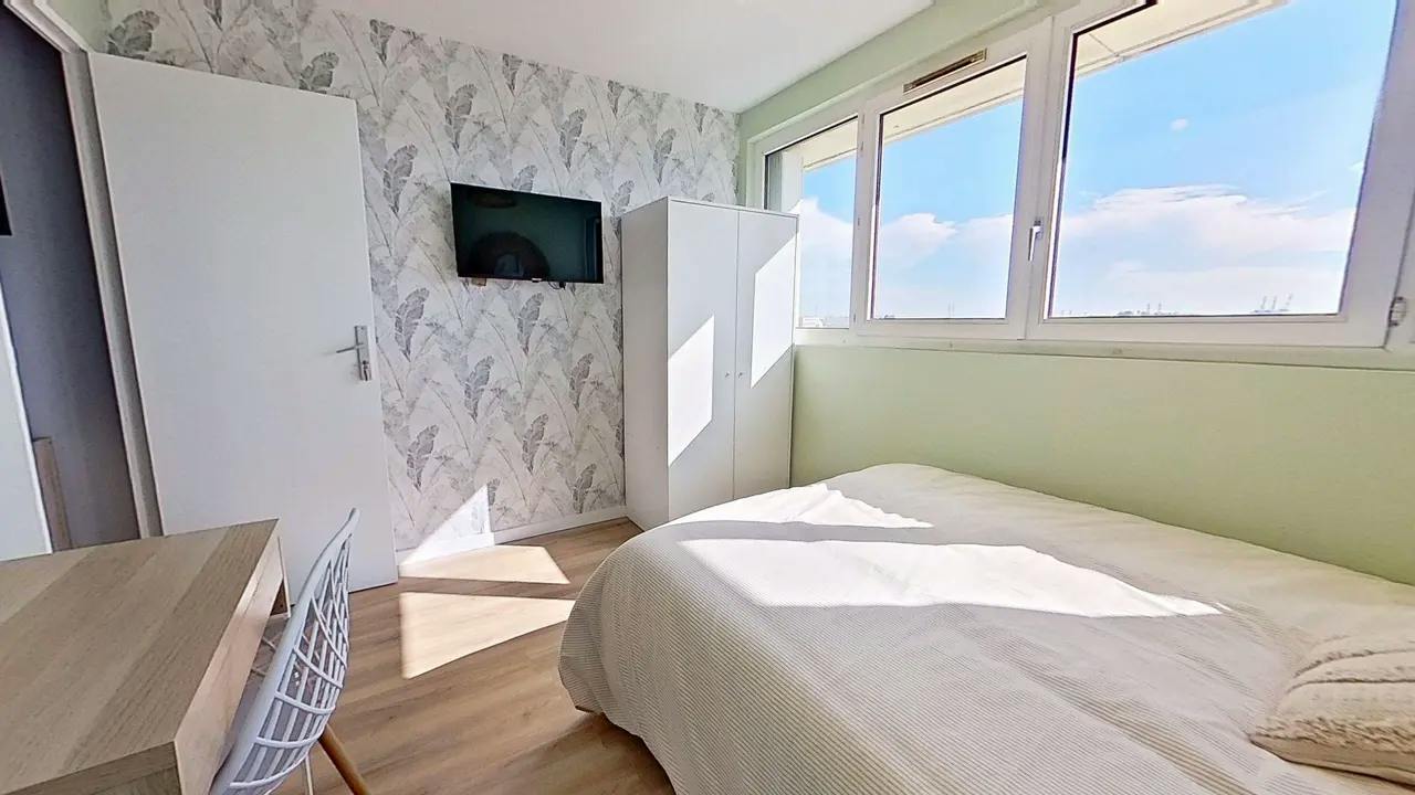 Private room in Rue de Pressensé, Le Havre (1745125) room image 2