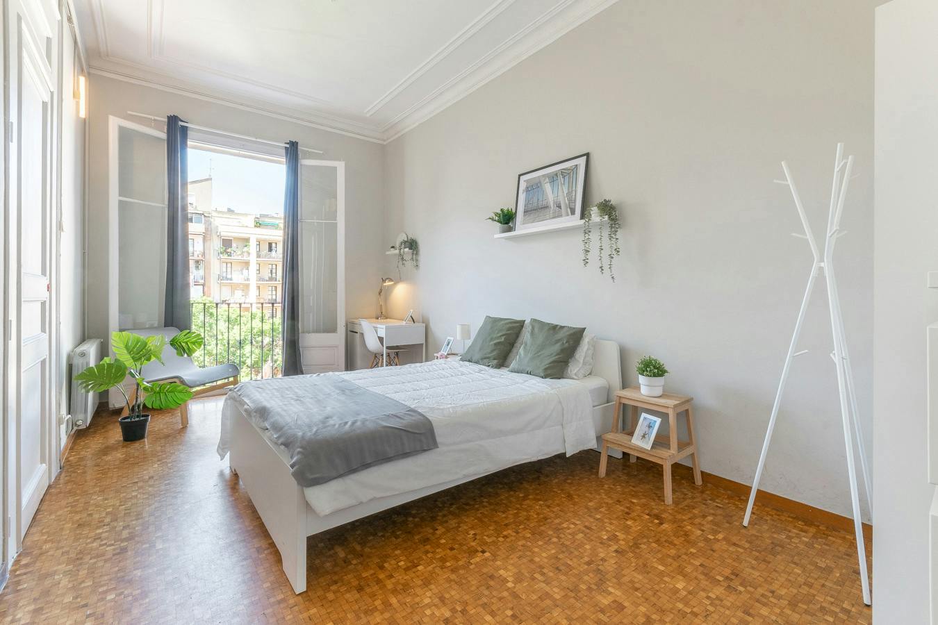 Private room in Carrer d'Enric Granados, Barcelona (1745316) room image 1