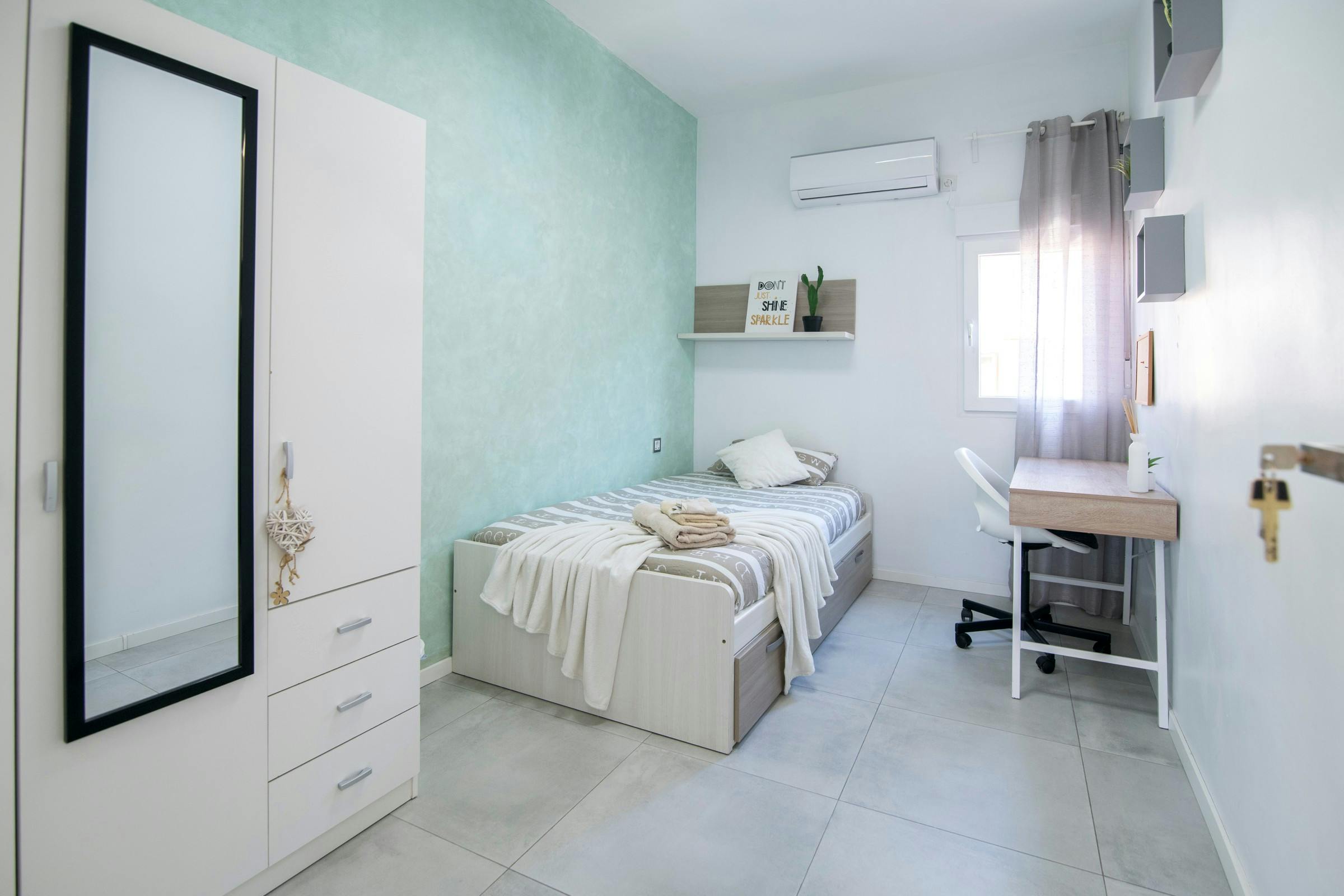 Private room in Carrer del Padre Francisco Camacho, Valencia (1745332) ROOM 1